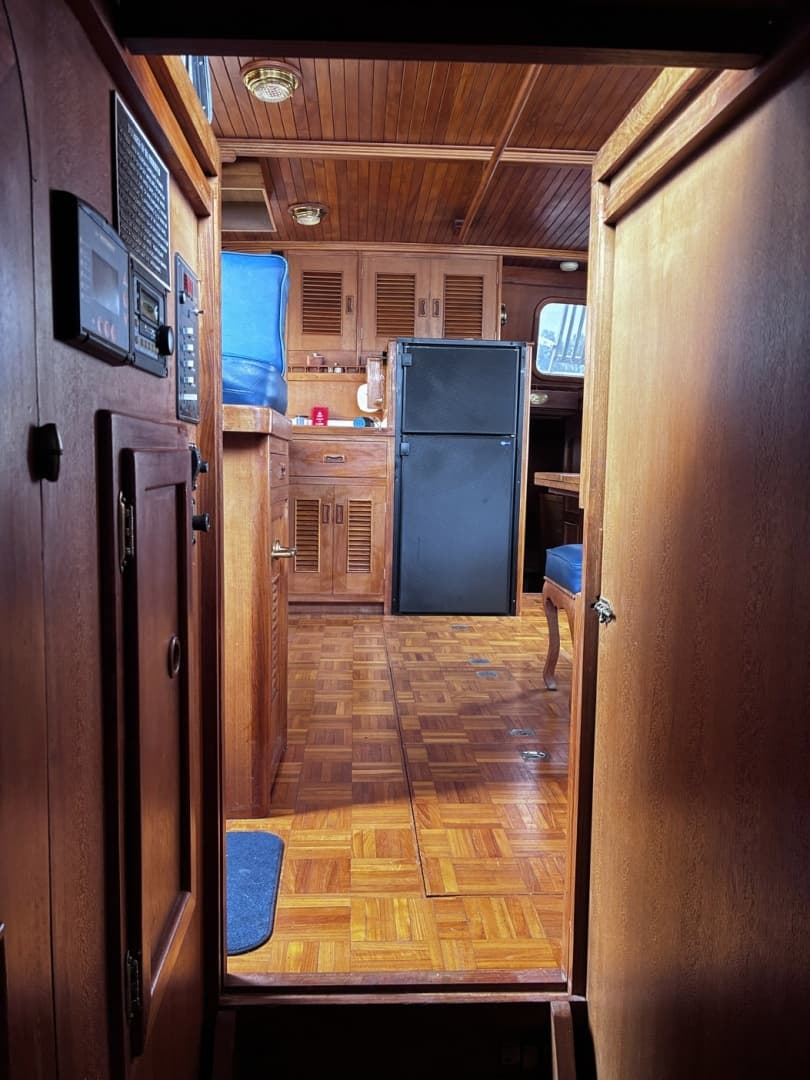 1979 Ocean Alexander 40 Double Cabin