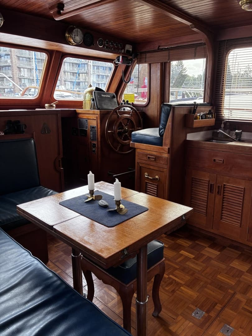 1979 Ocean Alexander 40 Double Cabin