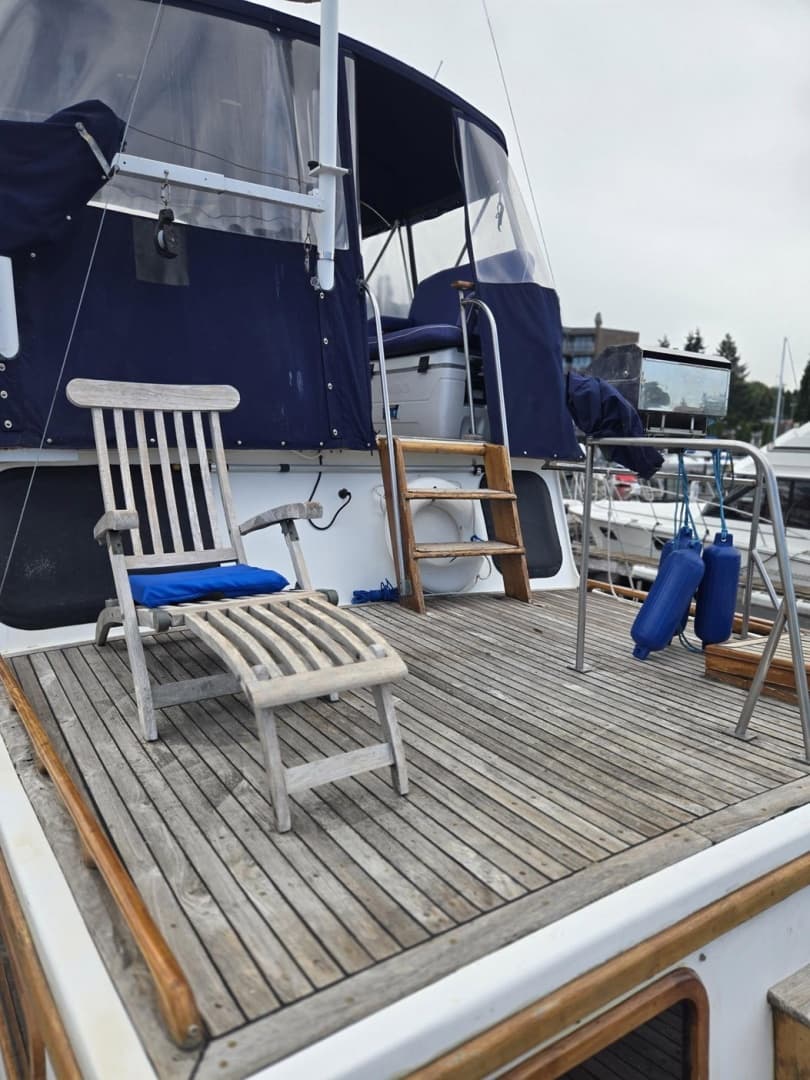 1979 Ocean Alexander 40 Double Cabin