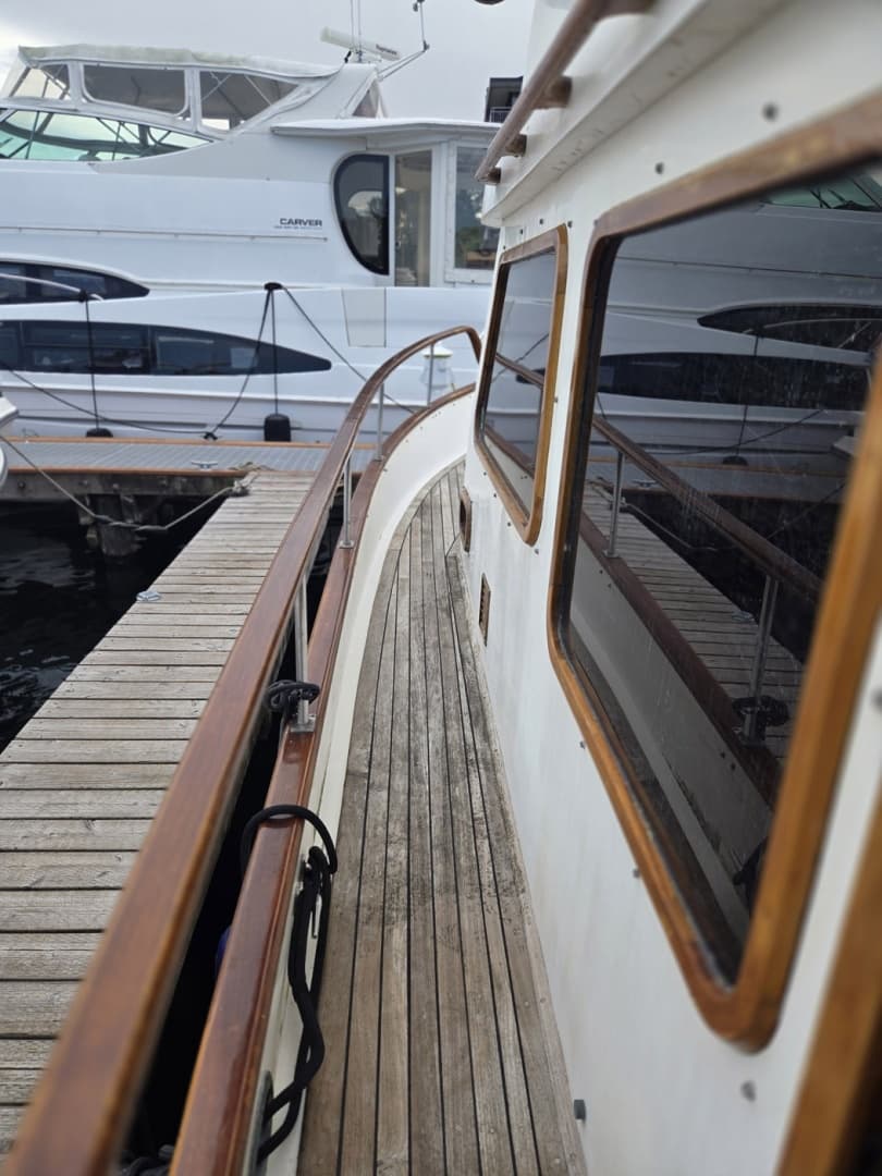 1979 Ocean Alexander 40 Double Cabin
