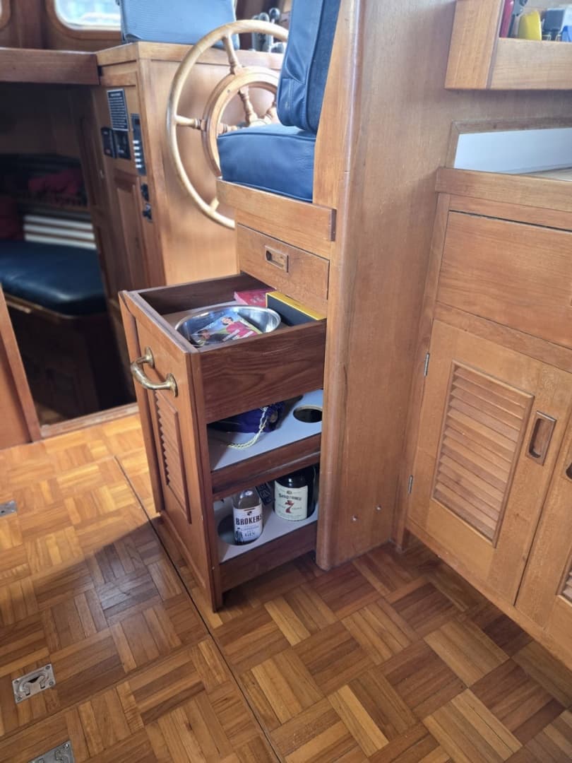 1979 Ocean Alexander 40 Double Cabin