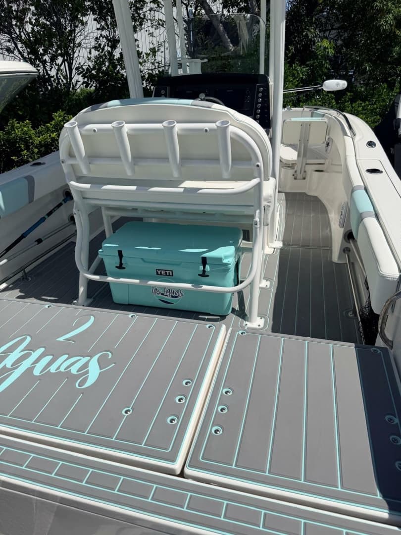 2023 Robalo R230