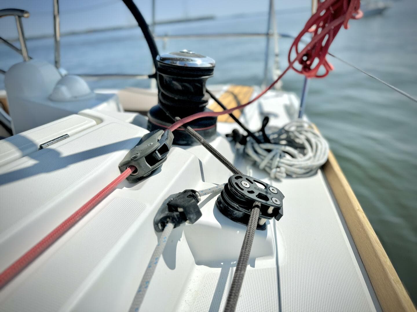 2015 Jeanneau 379