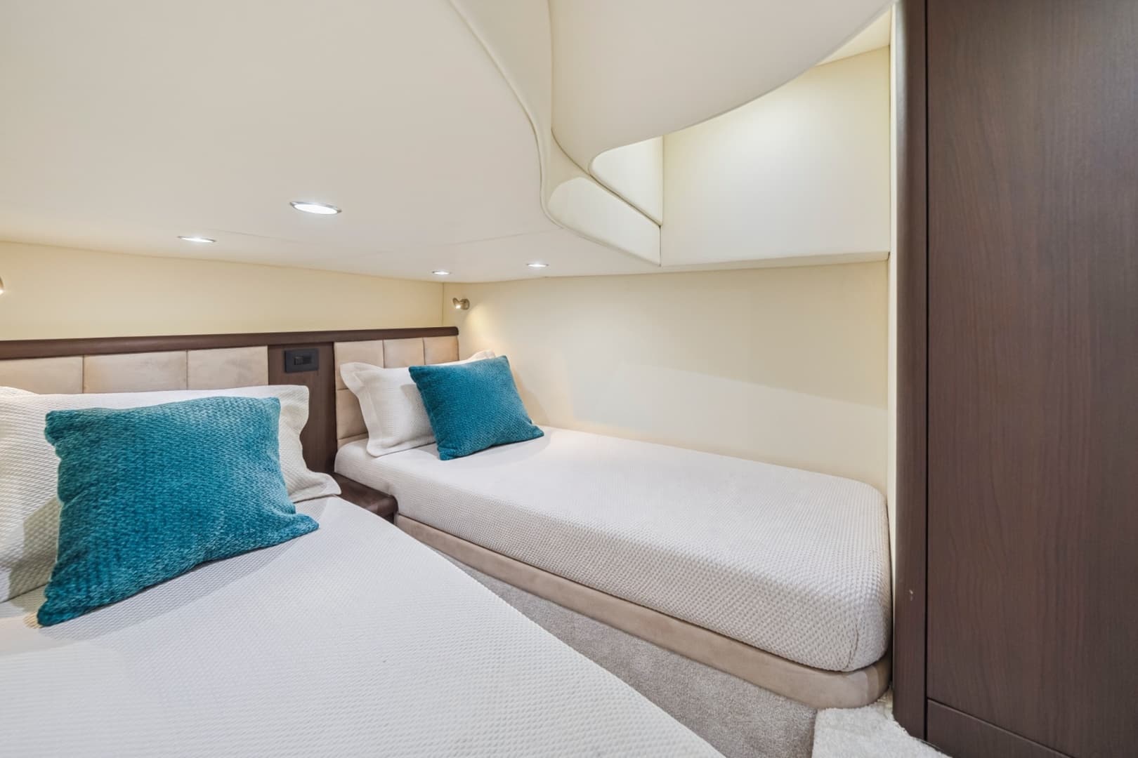 2004 Sunseeker Portofino 35