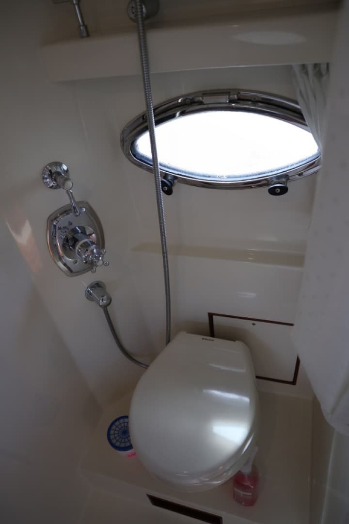 Marlow 37 - MI-DI - Head & Shower