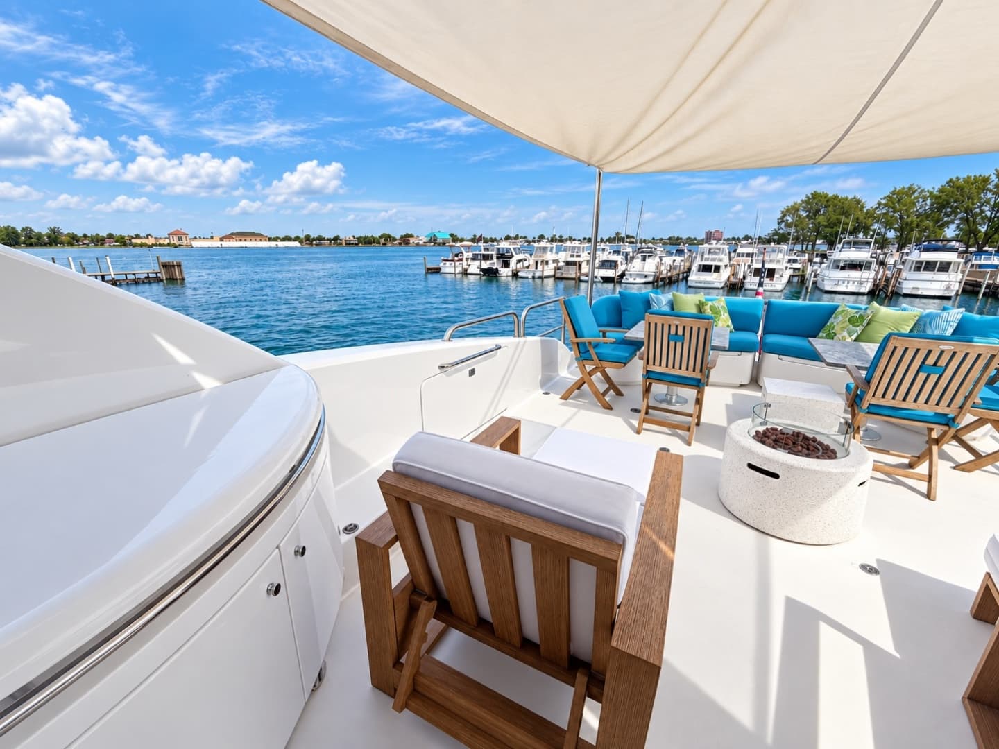 2002 Lazzara Yachts 80 Skylounge