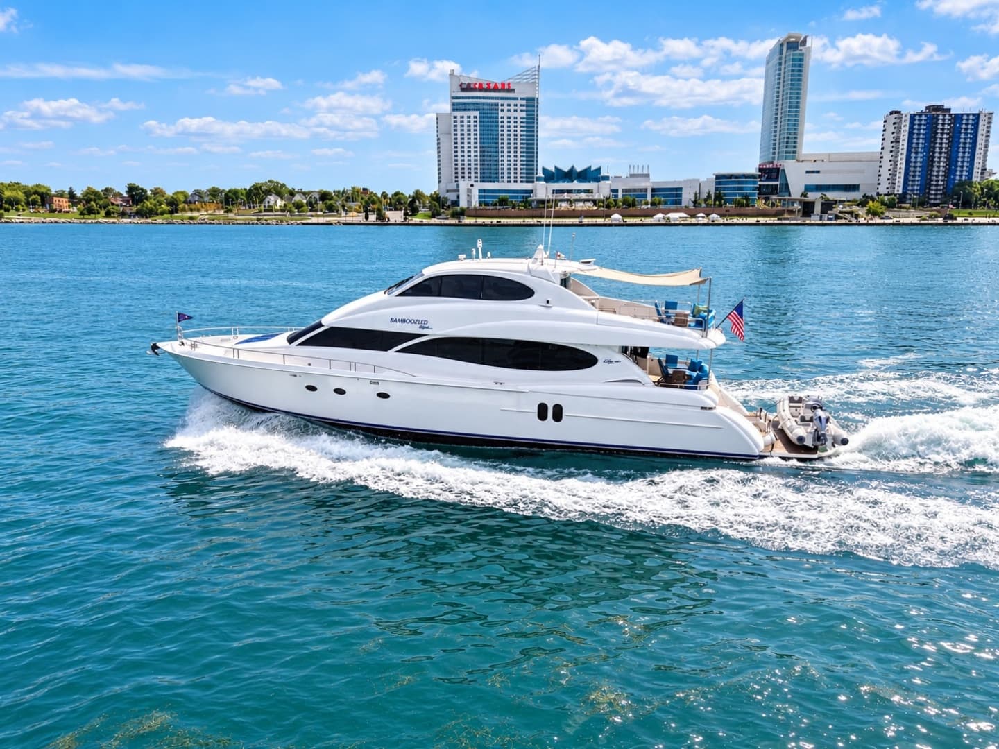 2002 Lazzara Yachts 80 Skylounge