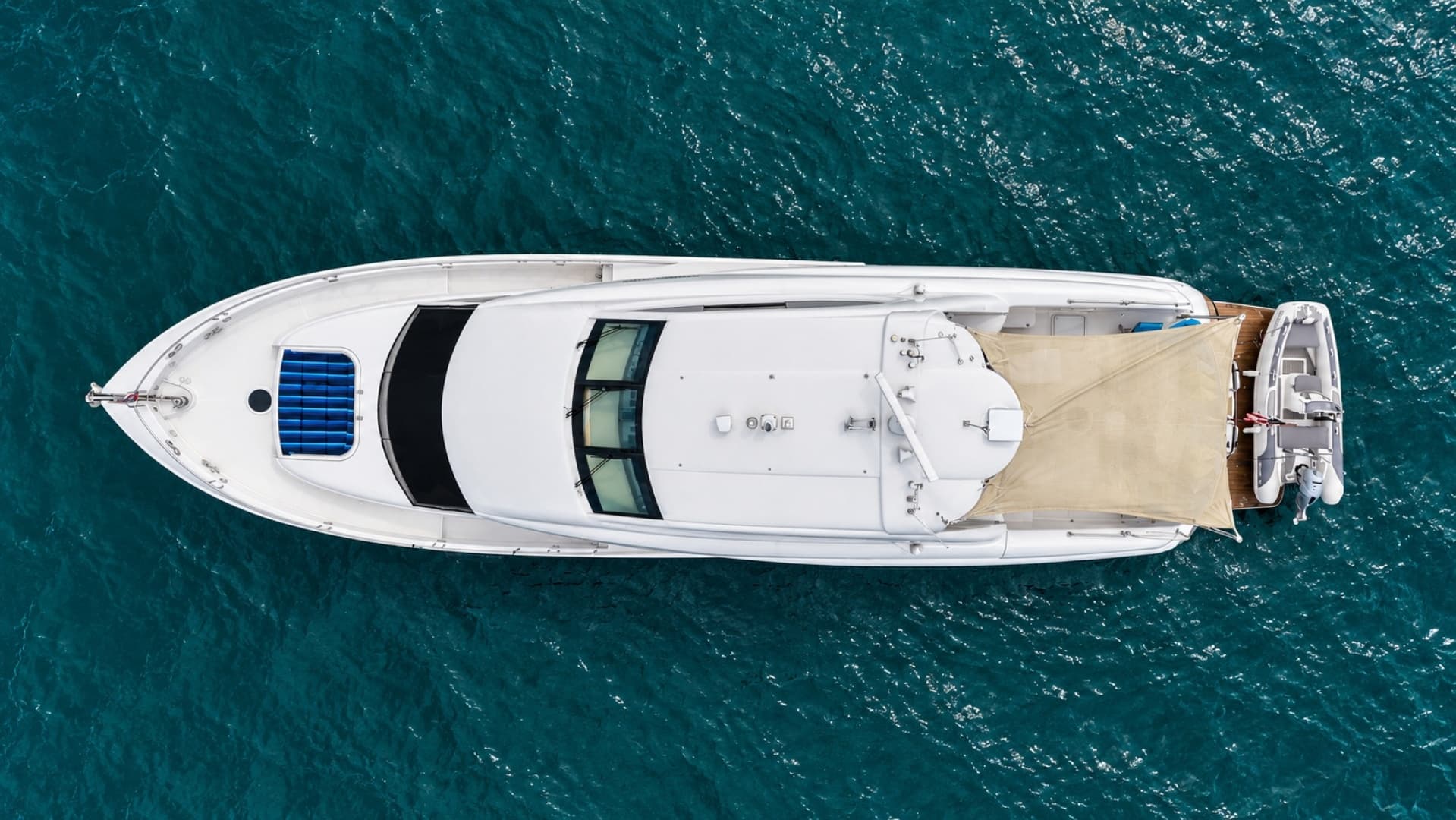 2002 Lazzara Yachts 80 Skylounge