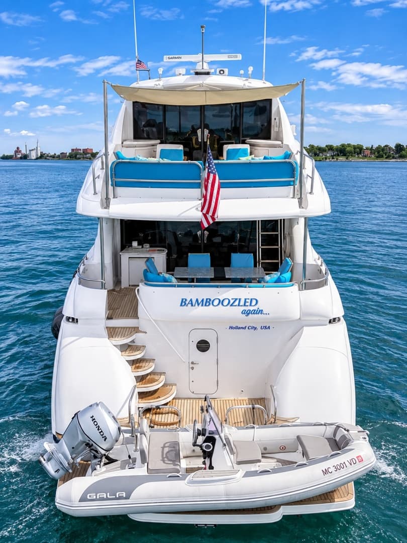 2002 Lazzara Yachts 80 Skylounge