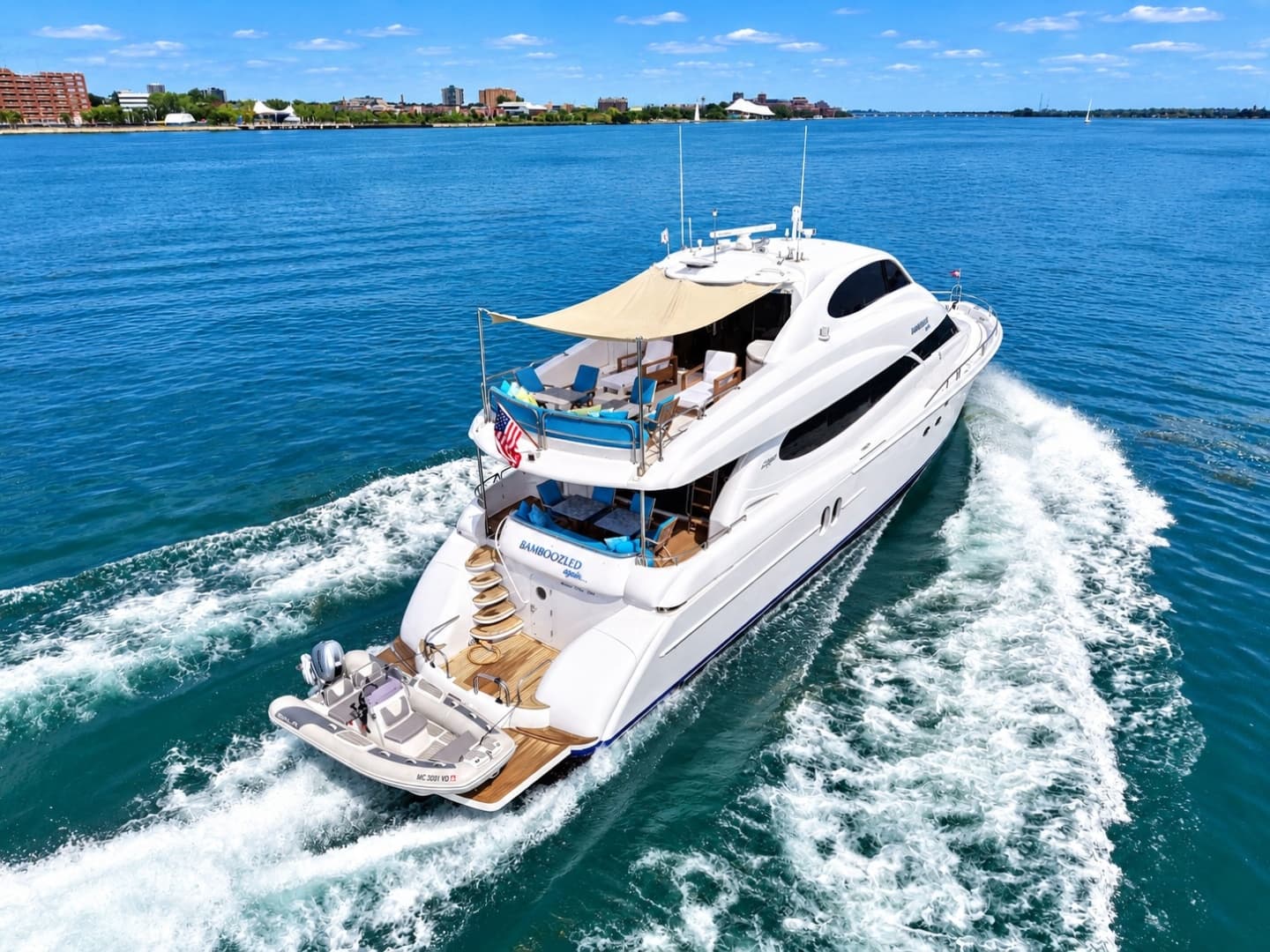 2002 Lazzara Yachts 80 Skylounge