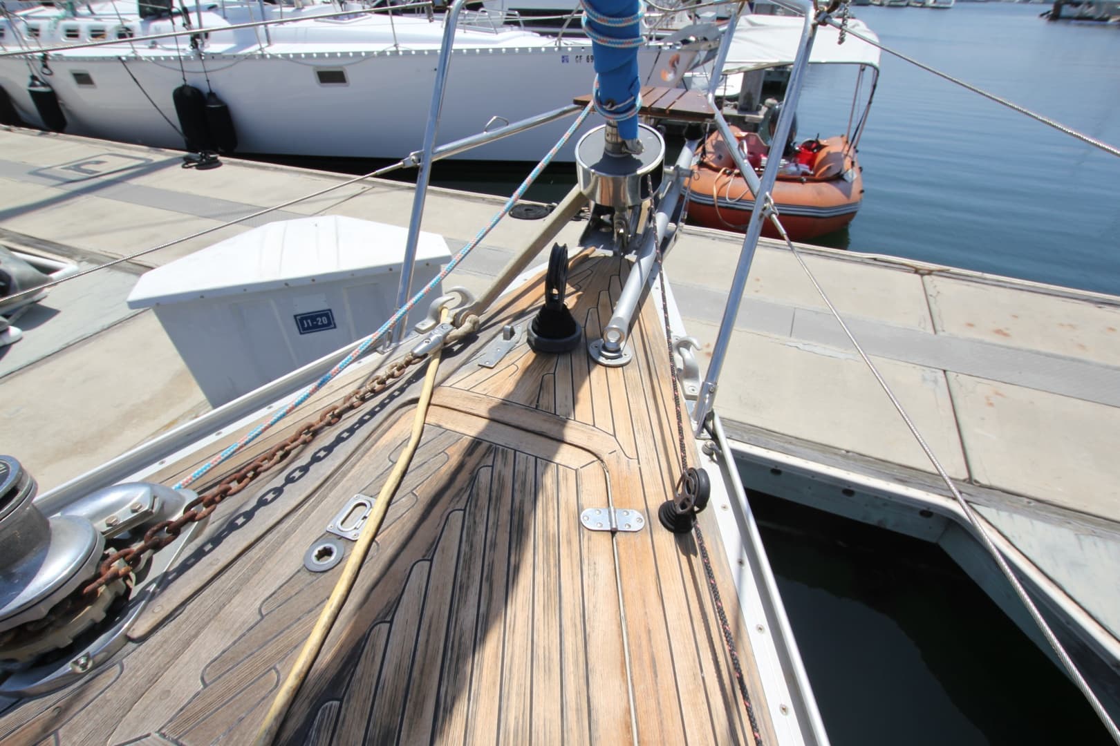 2000 Nautor Swan 