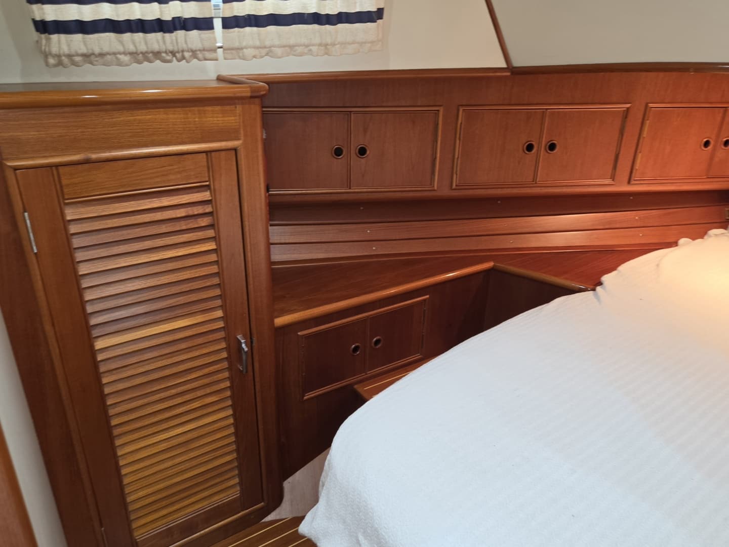 2001 Grand Banks Eastbay 43 HX SX