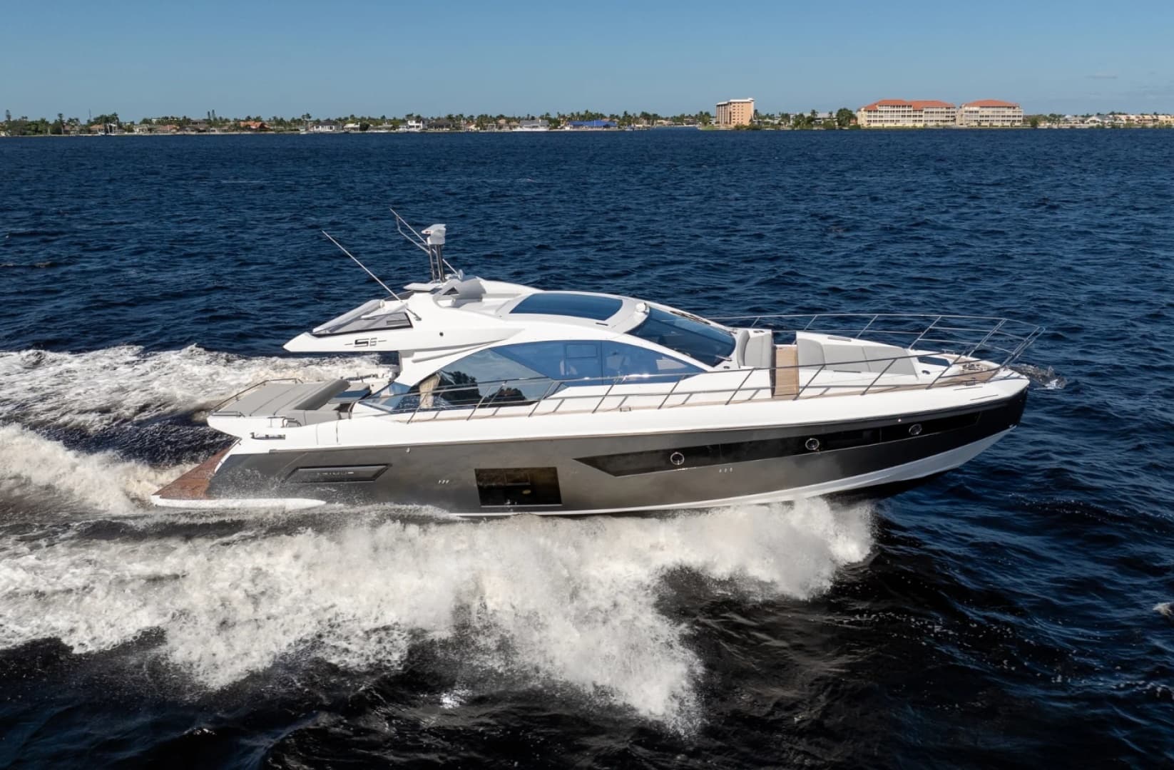 2025 Azimut S6