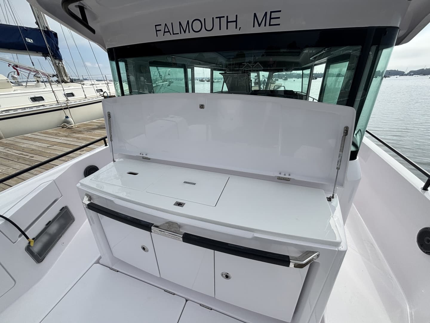 2024 Axopar 37XC Cross Cabin