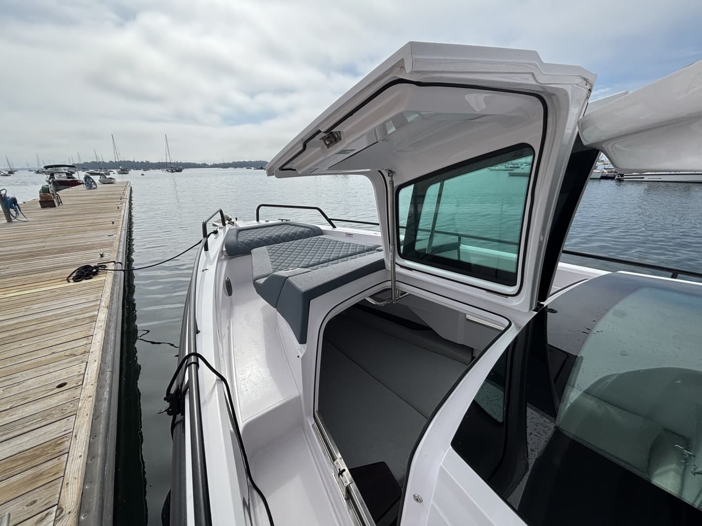 2024 Axopar 37XC Cross Cabin