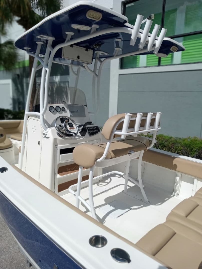 2019 NauticStar 2102 Legacy