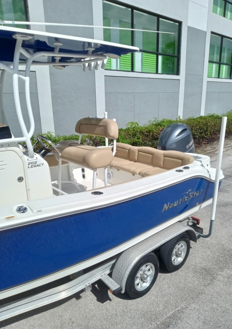 2019 NauticStar 2102 Legacy