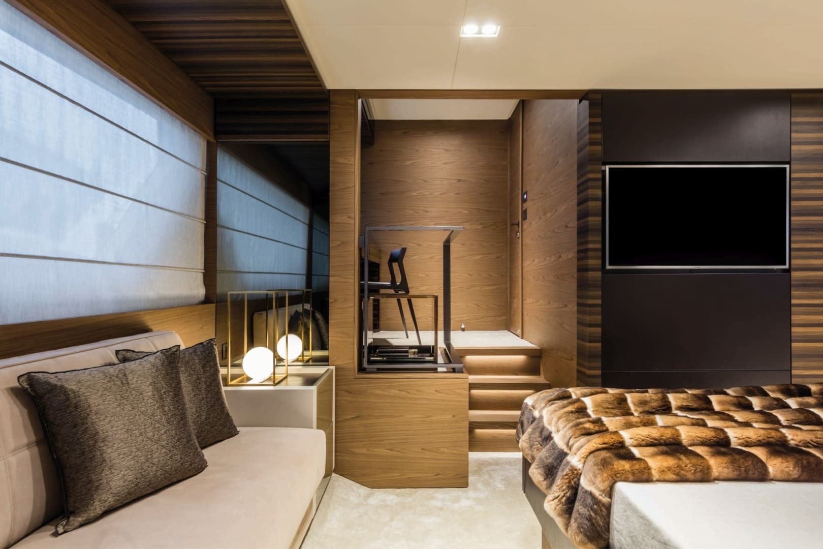 2026 Ferretti Yachts 670