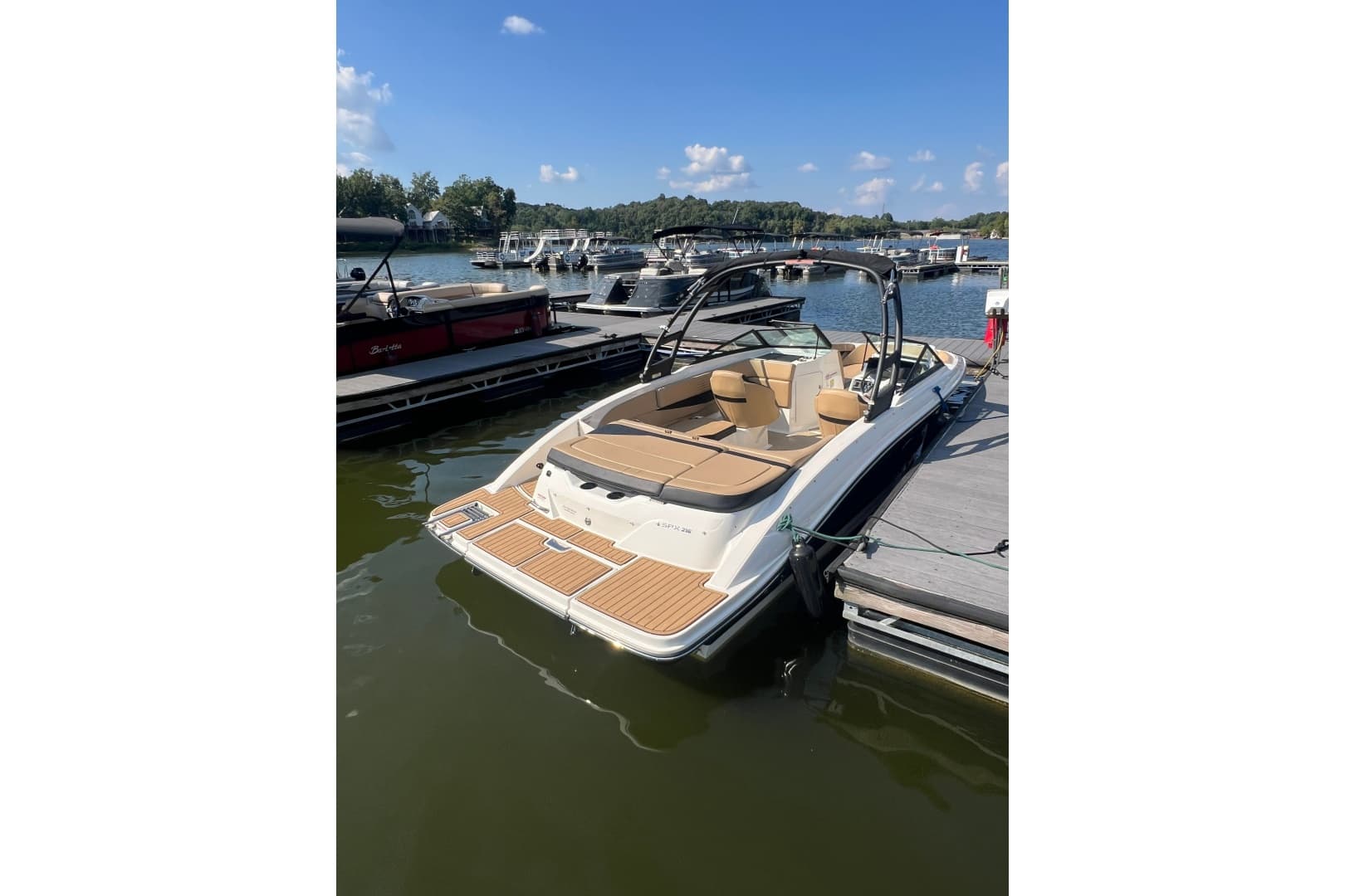 2022 Sea Ray SPX 210