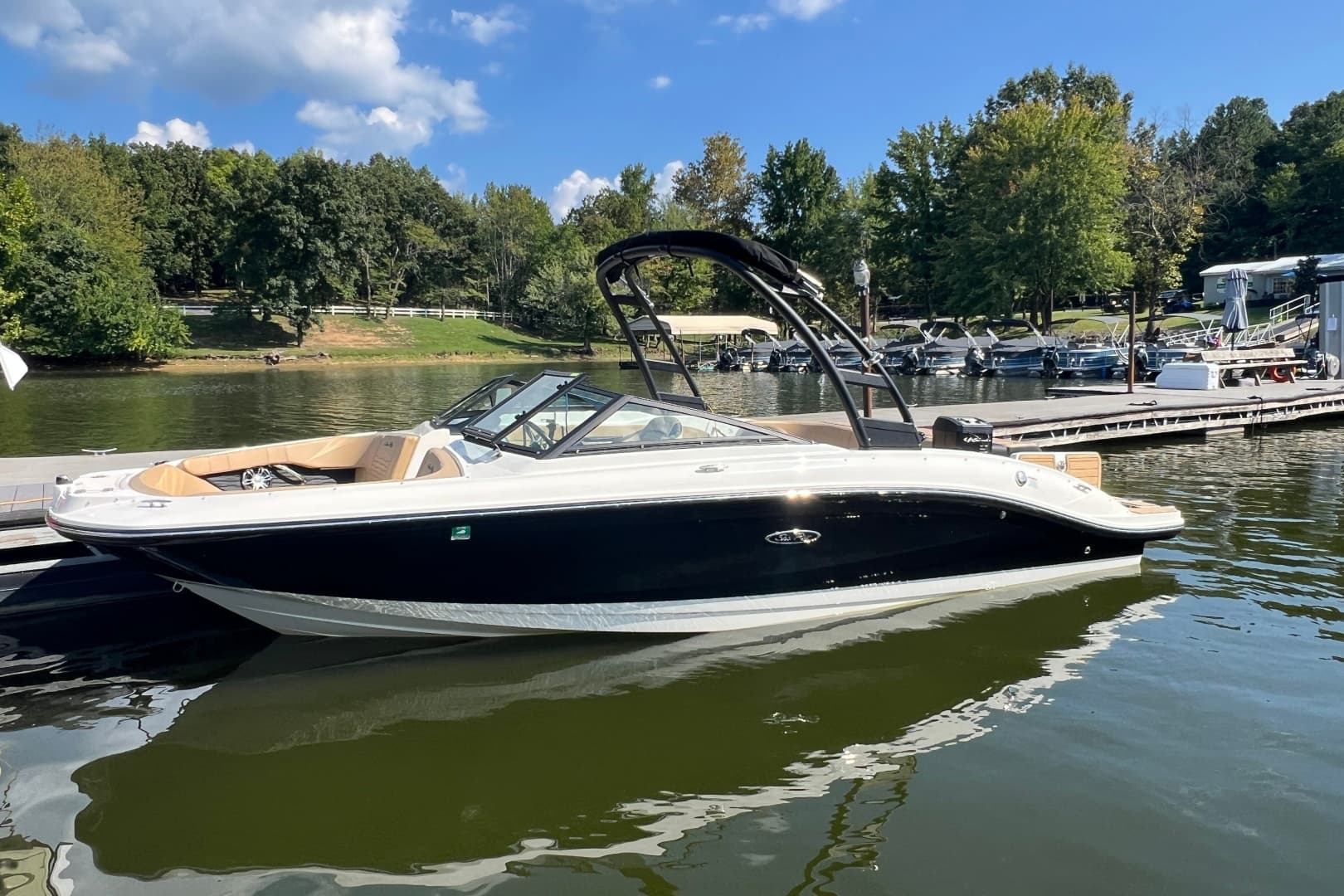 2022 Sea Ray SPX 210