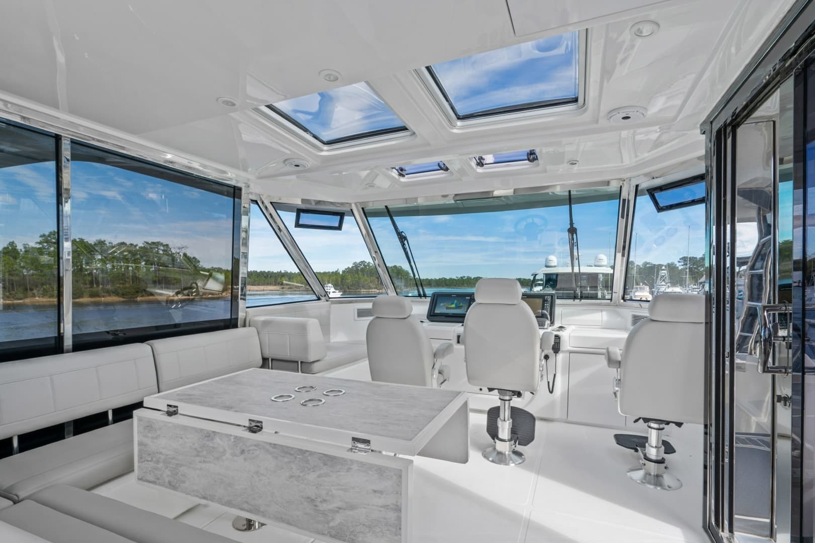 2021 Aquila 54 Yacht