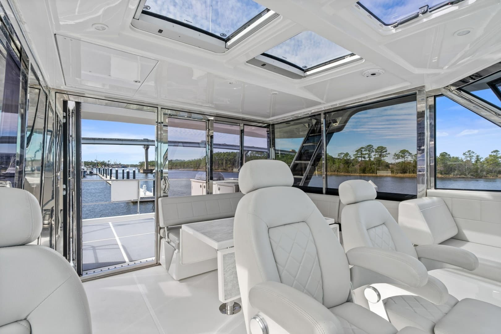 2021 Aquila 54 Yacht