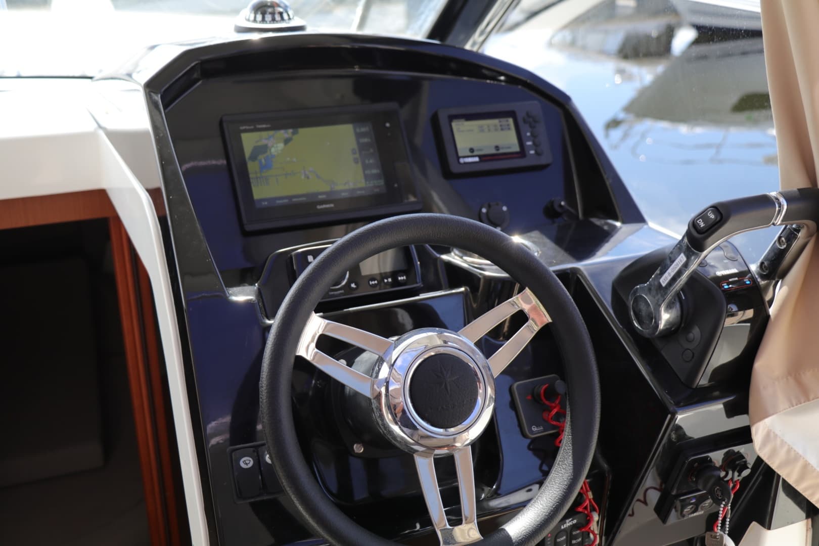 2017 Jeanneau NC 895