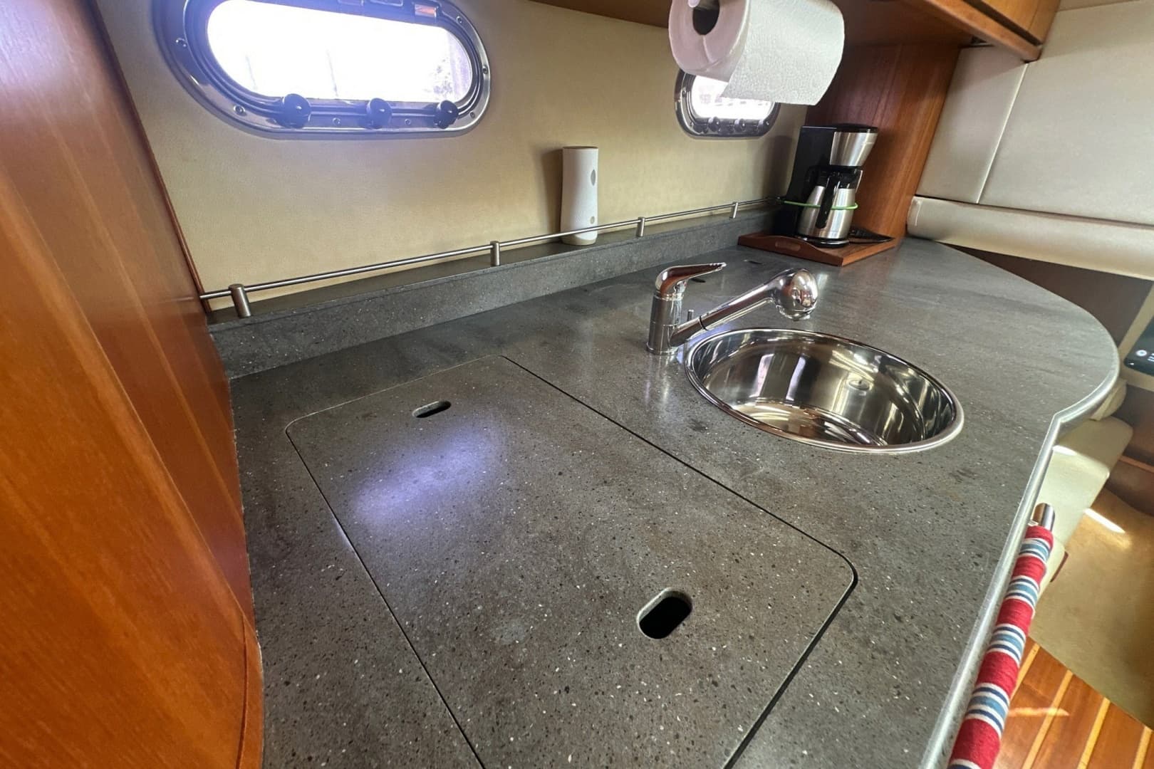 2009 Tiara Yachts 3500 Sovran