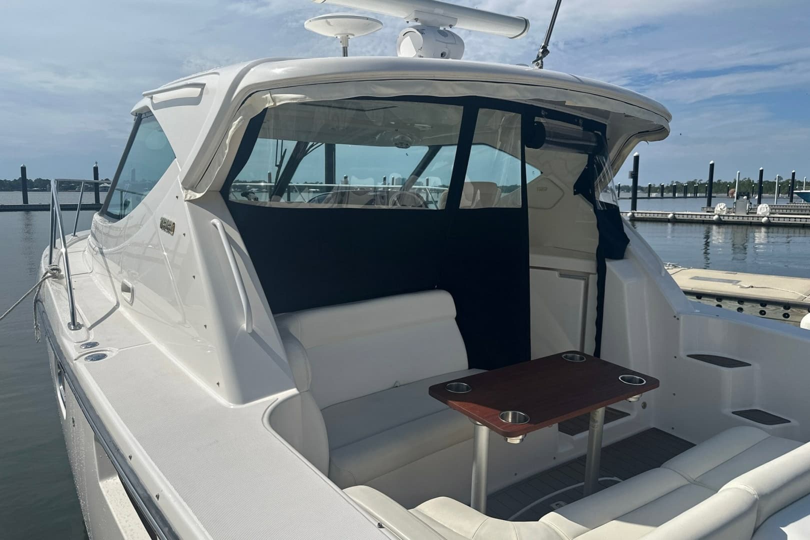 2009 Tiara Yachts 3500 Sovran