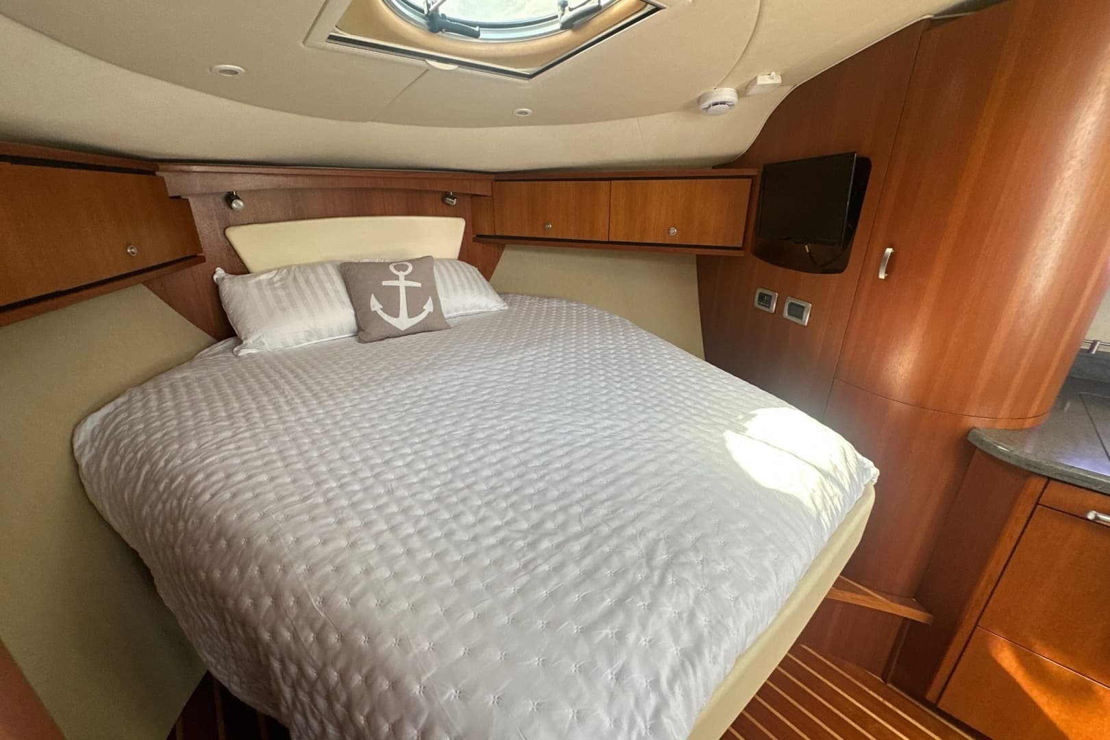 2009 Tiara Yachts 3500 Sovran