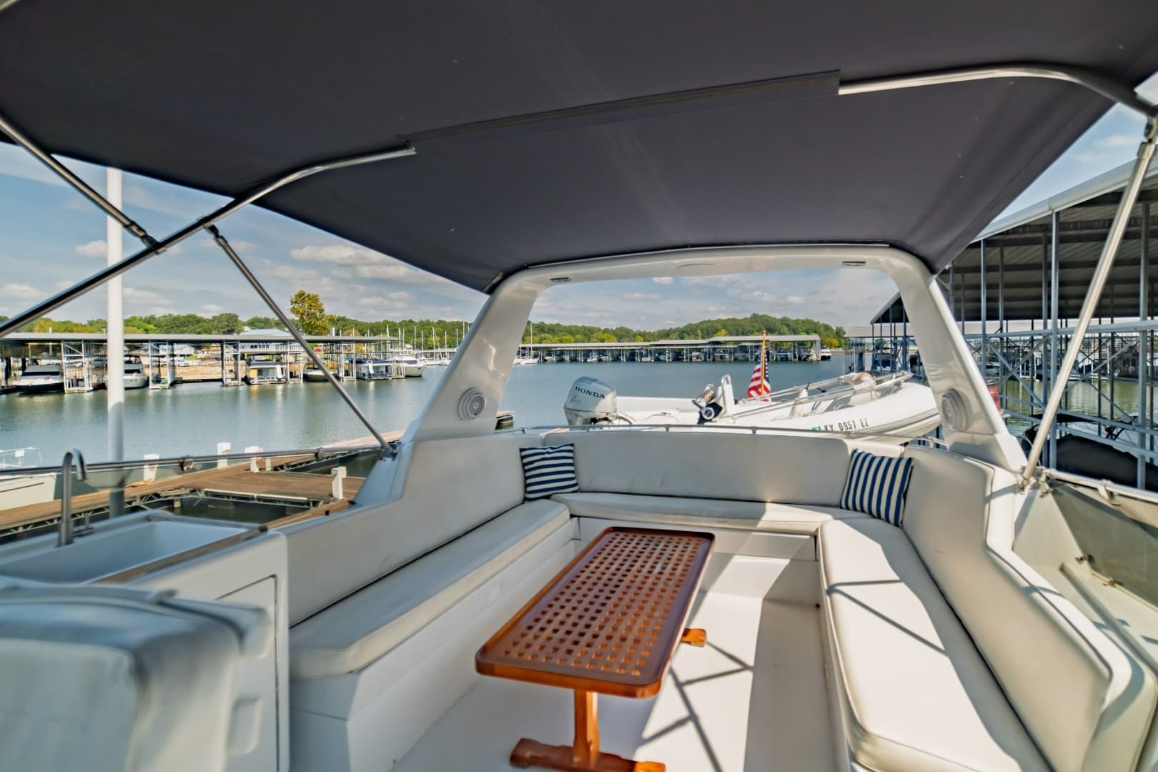 1988 Hatteras 70 Cockpit Motor Yacht