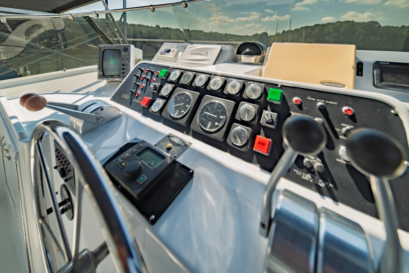 1988 Hatteras 70 Cockpit Motor Yacht