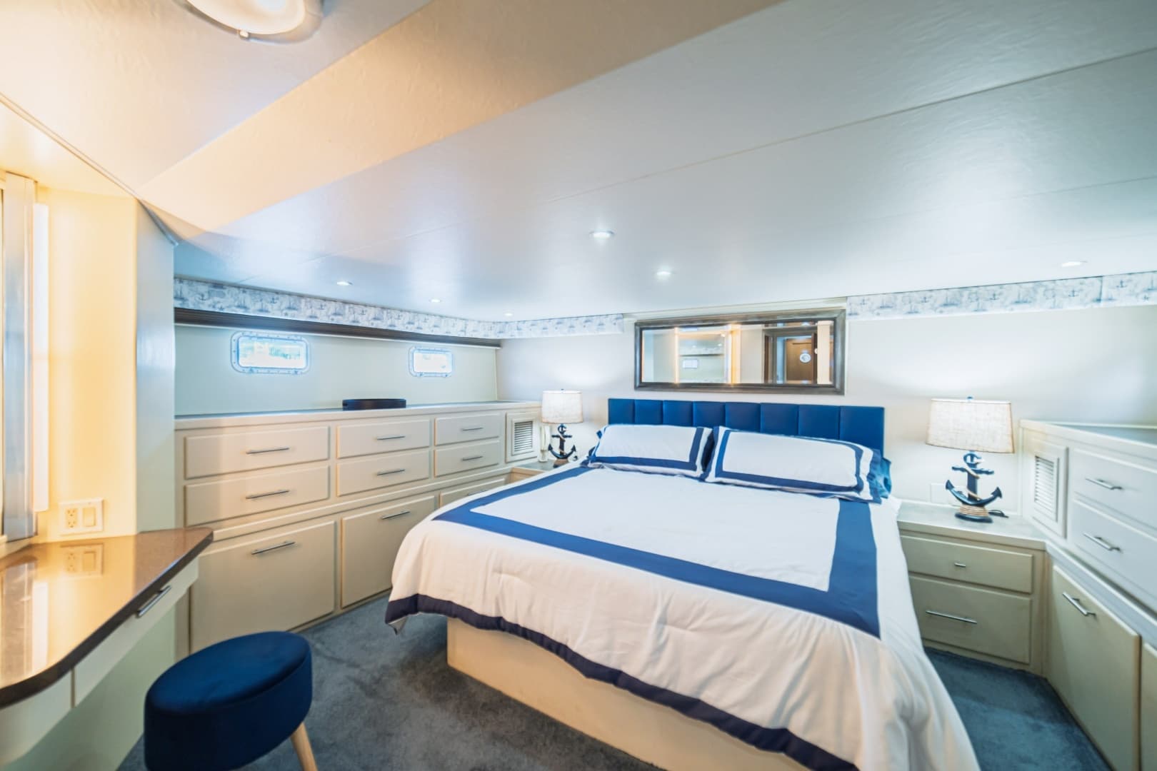 1988 Hatteras 70 Cockpit Motor Yacht