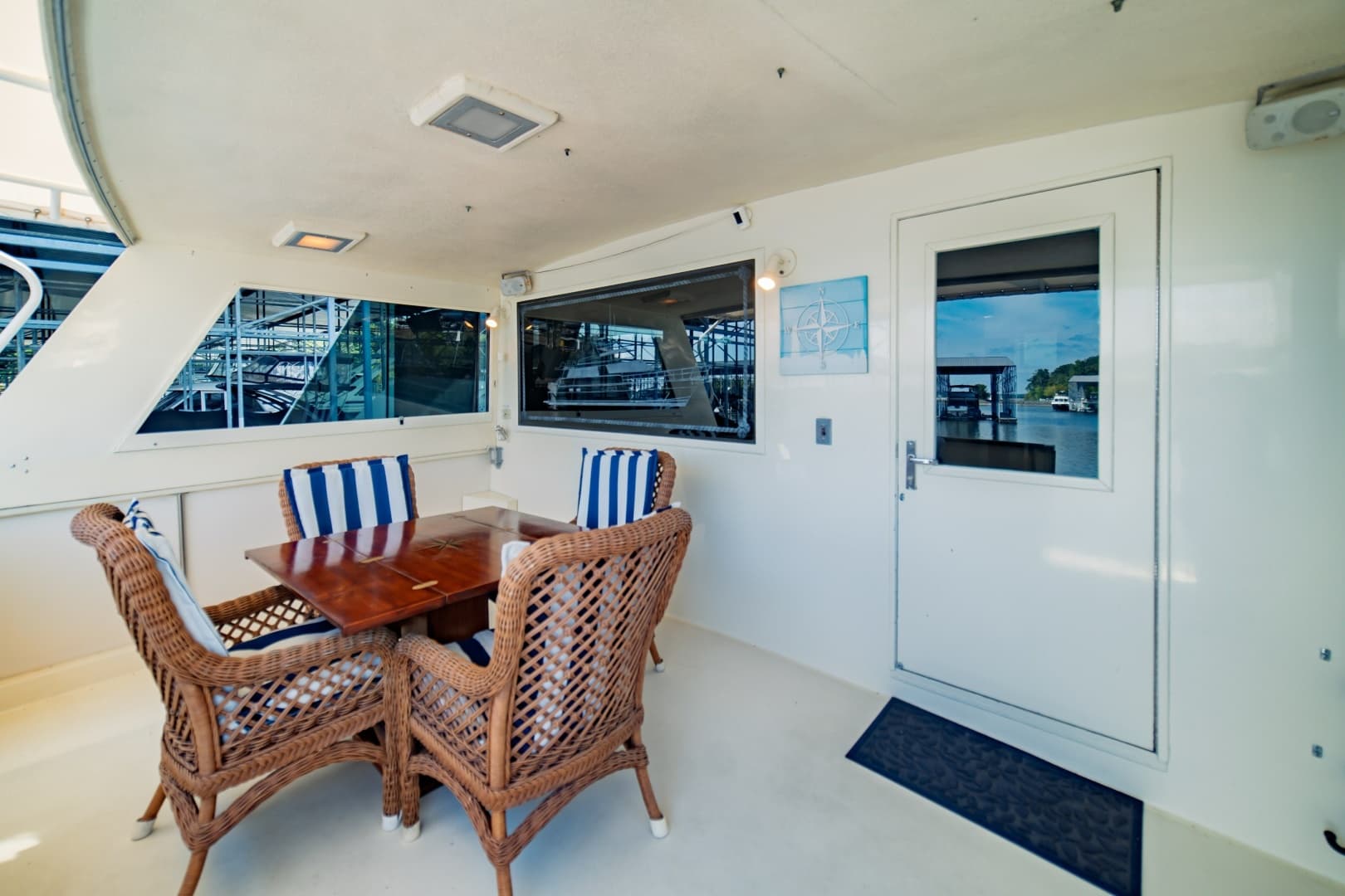 1988 Hatteras 70 Cockpit Motor Yacht