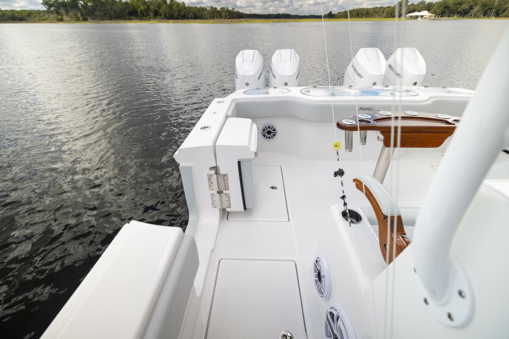 2025 Front Runner Catamaran