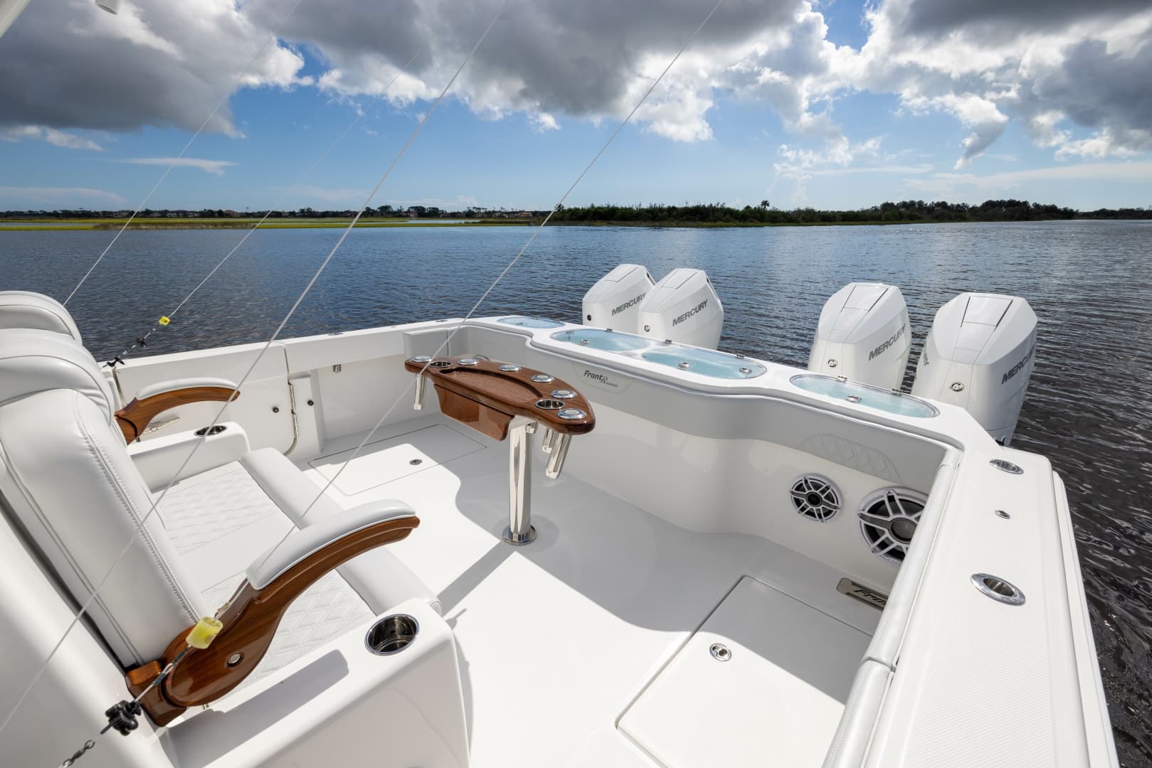 2025 Front Runner Catamaran