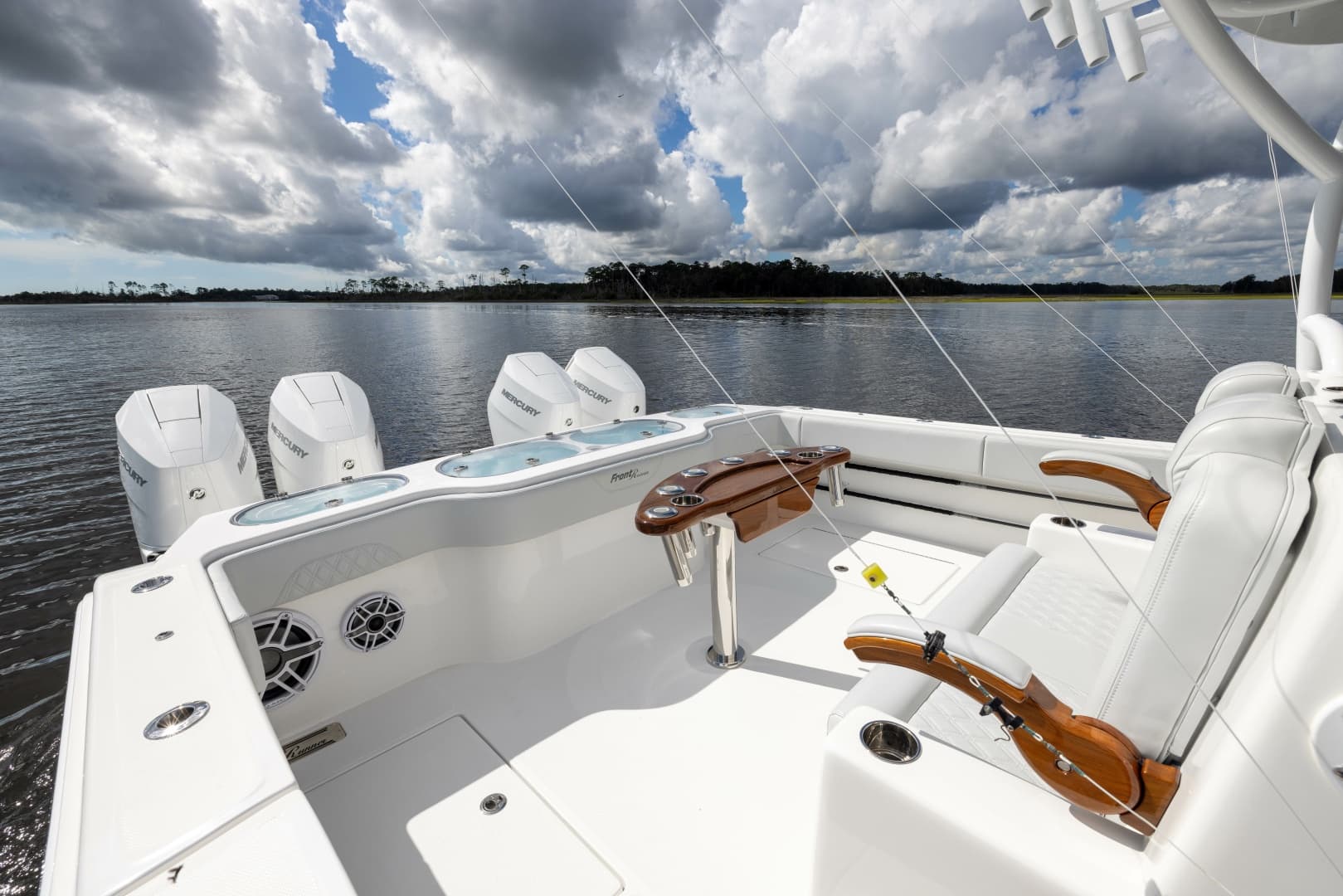 2025 Front Runner Catamaran