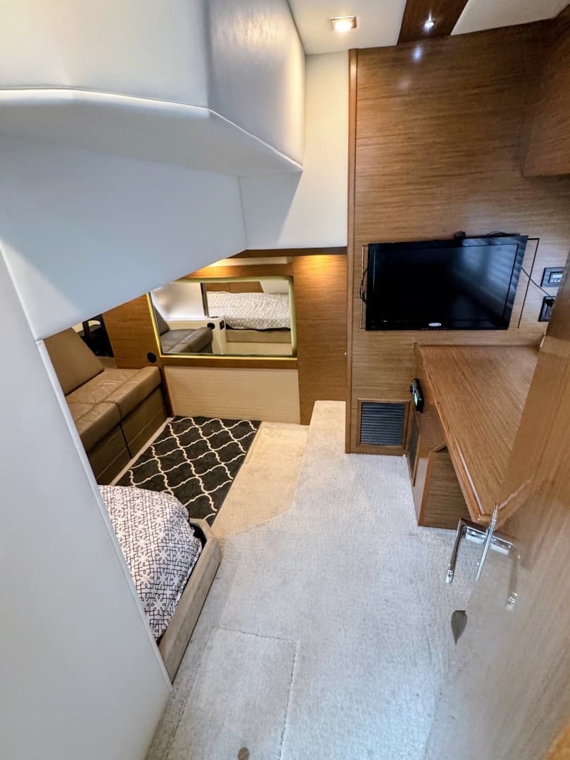 2016 Cruisers Yachts 45 Cantius