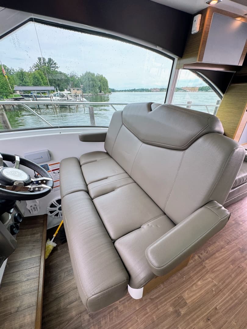 2016 Cruisers Yachts 45 Cantius