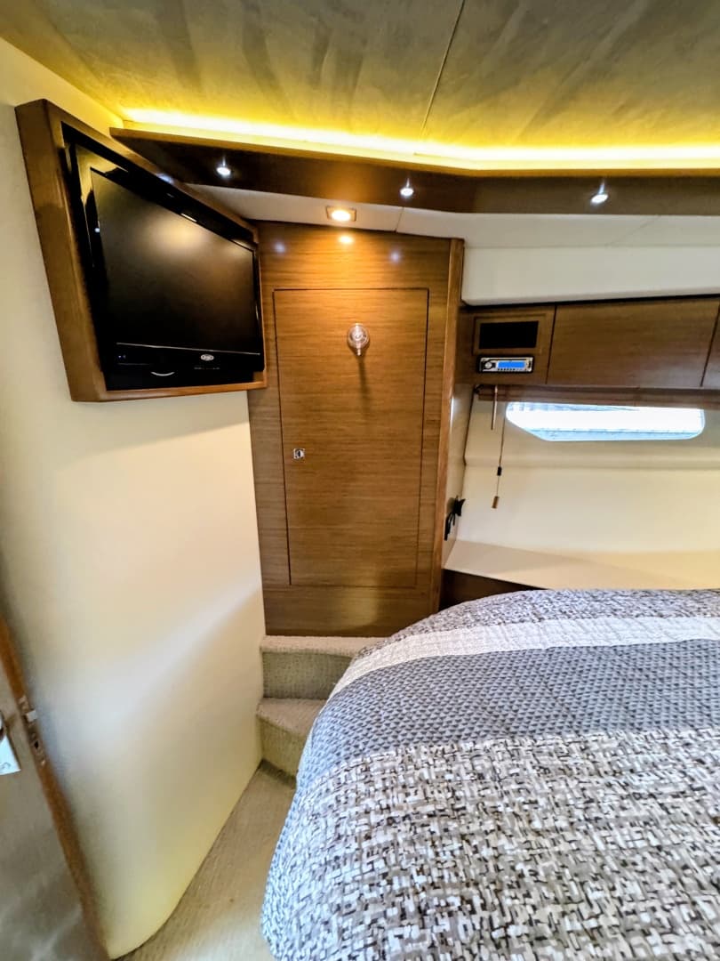 2016 Cruisers Yachts 45 Cantius