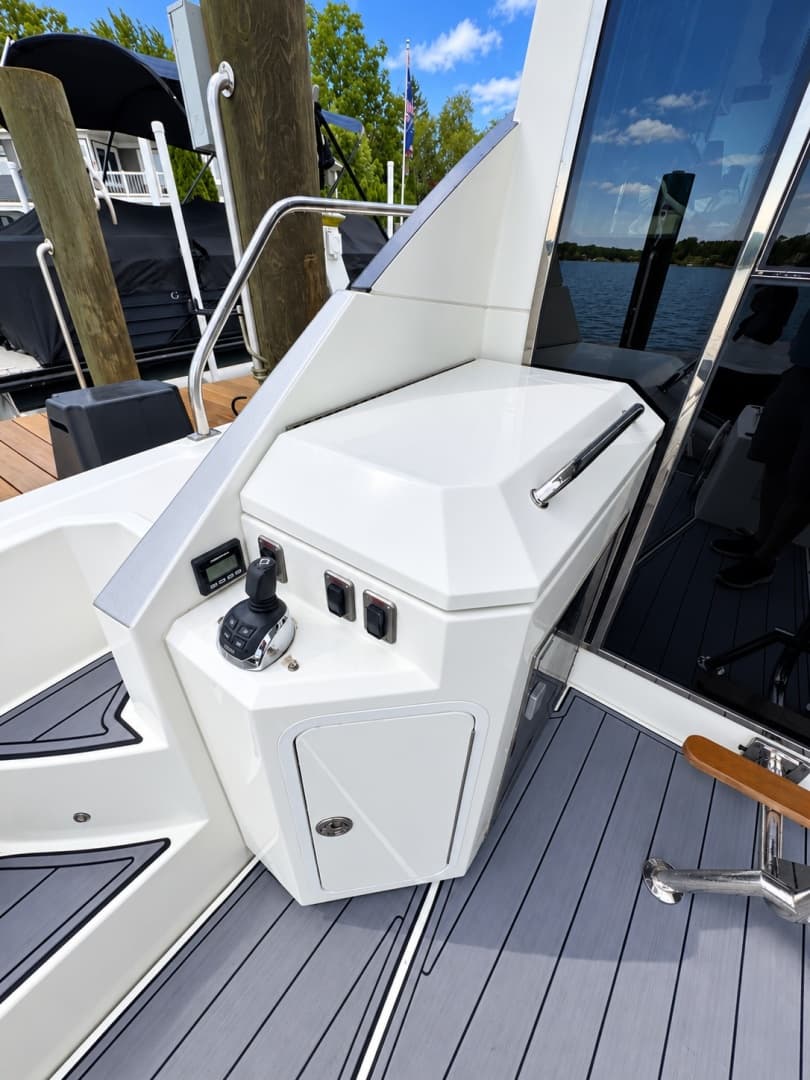 2016 Cruisers Yachts 45 Cantius
