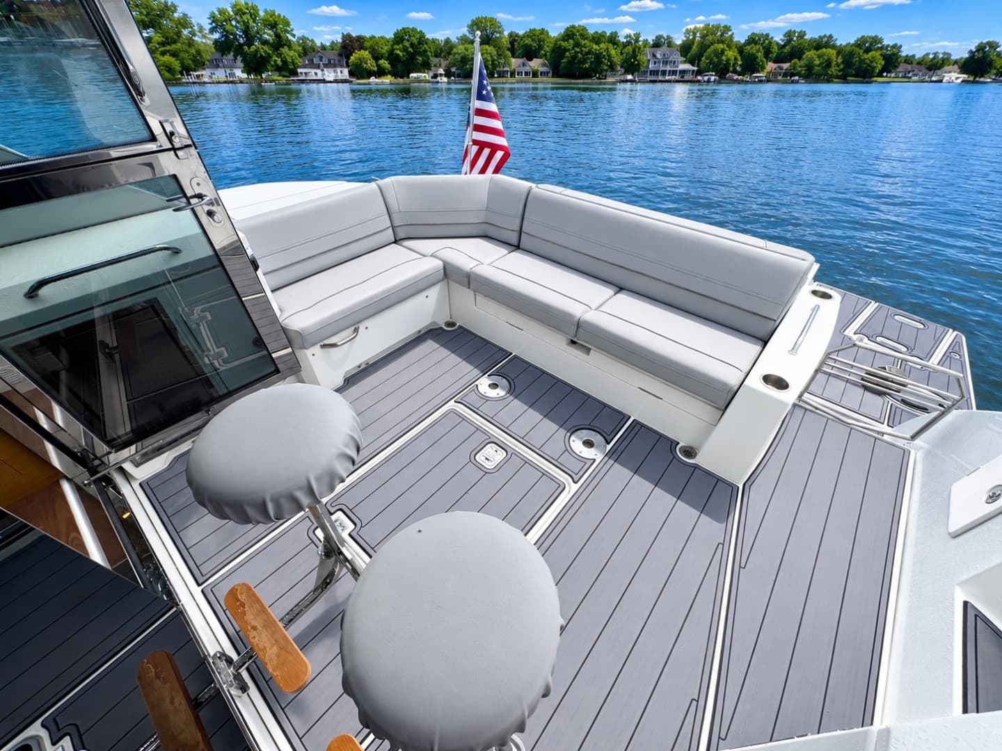 2016 Cruisers Yachts 45 Cantius
