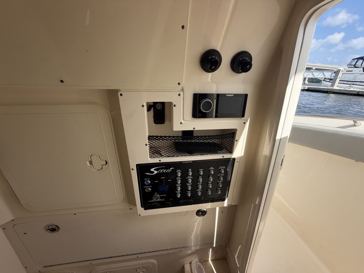 2021 Scout 305 LXF