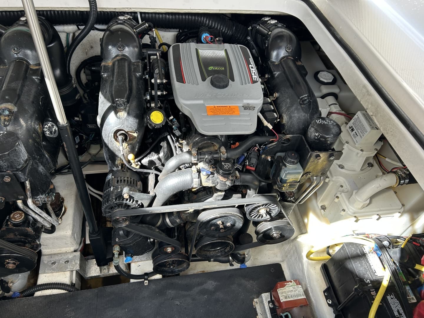 2015 Chaparral 310 Signature