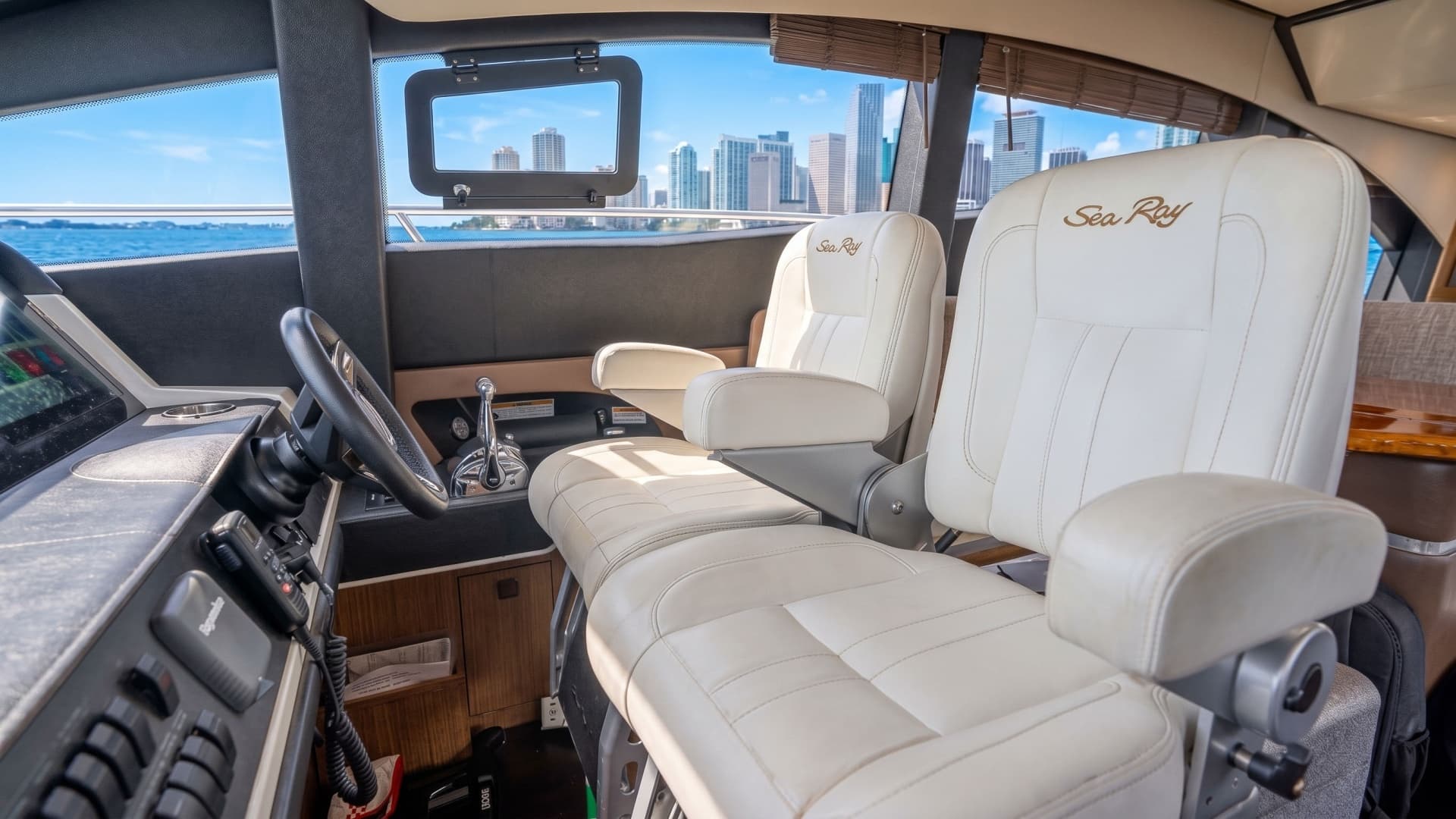 2016 Sea Ray L590