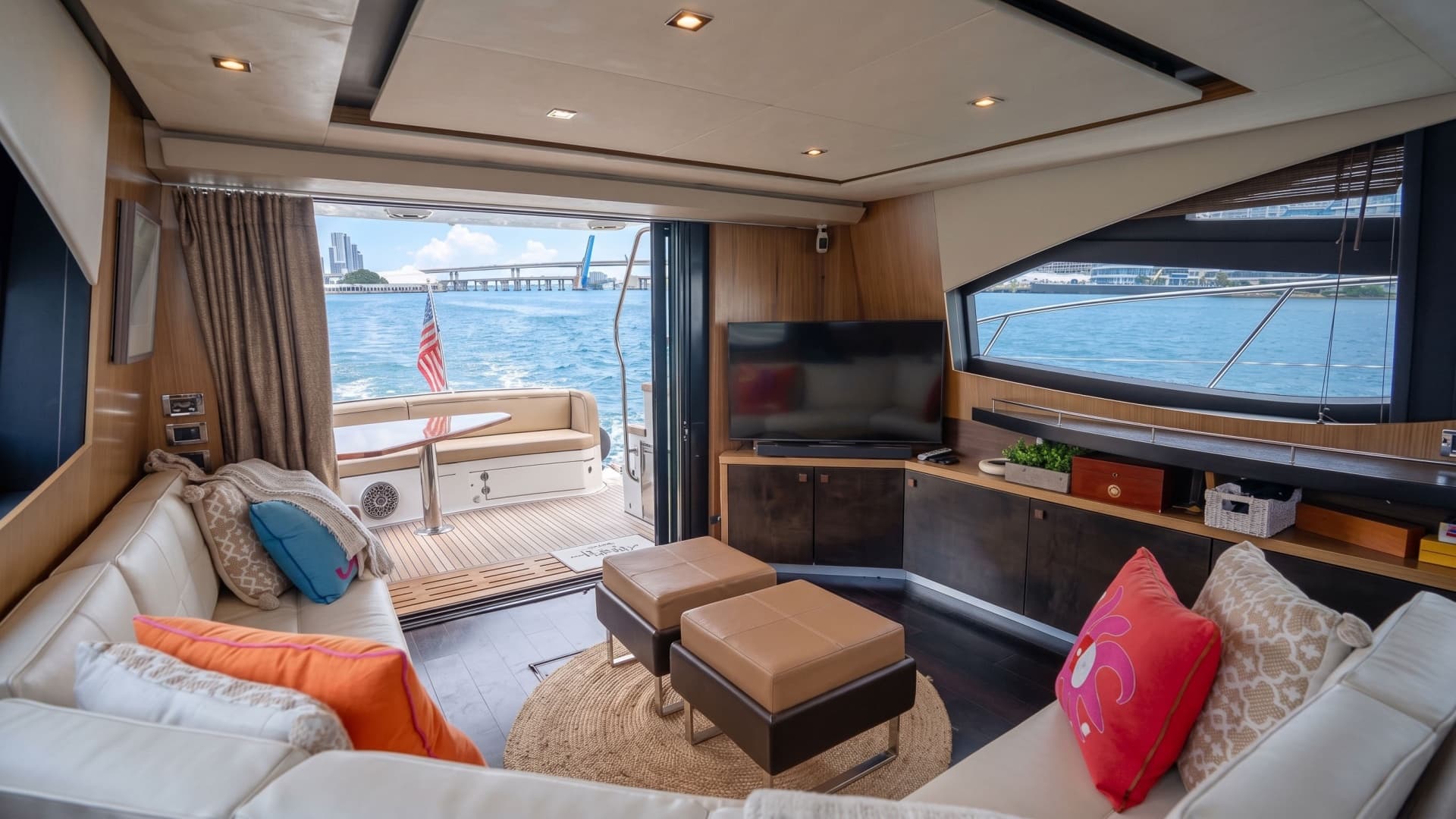 2016 Sea Ray L590
