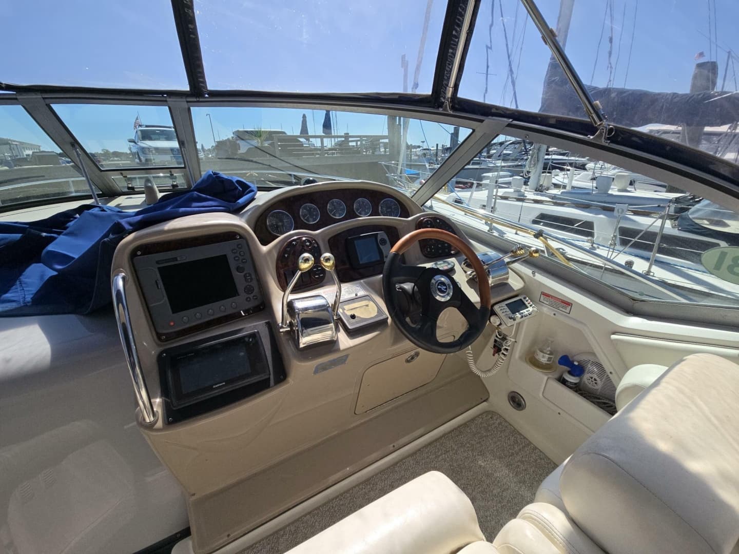 2005 Sea Ray 320 Sundancer