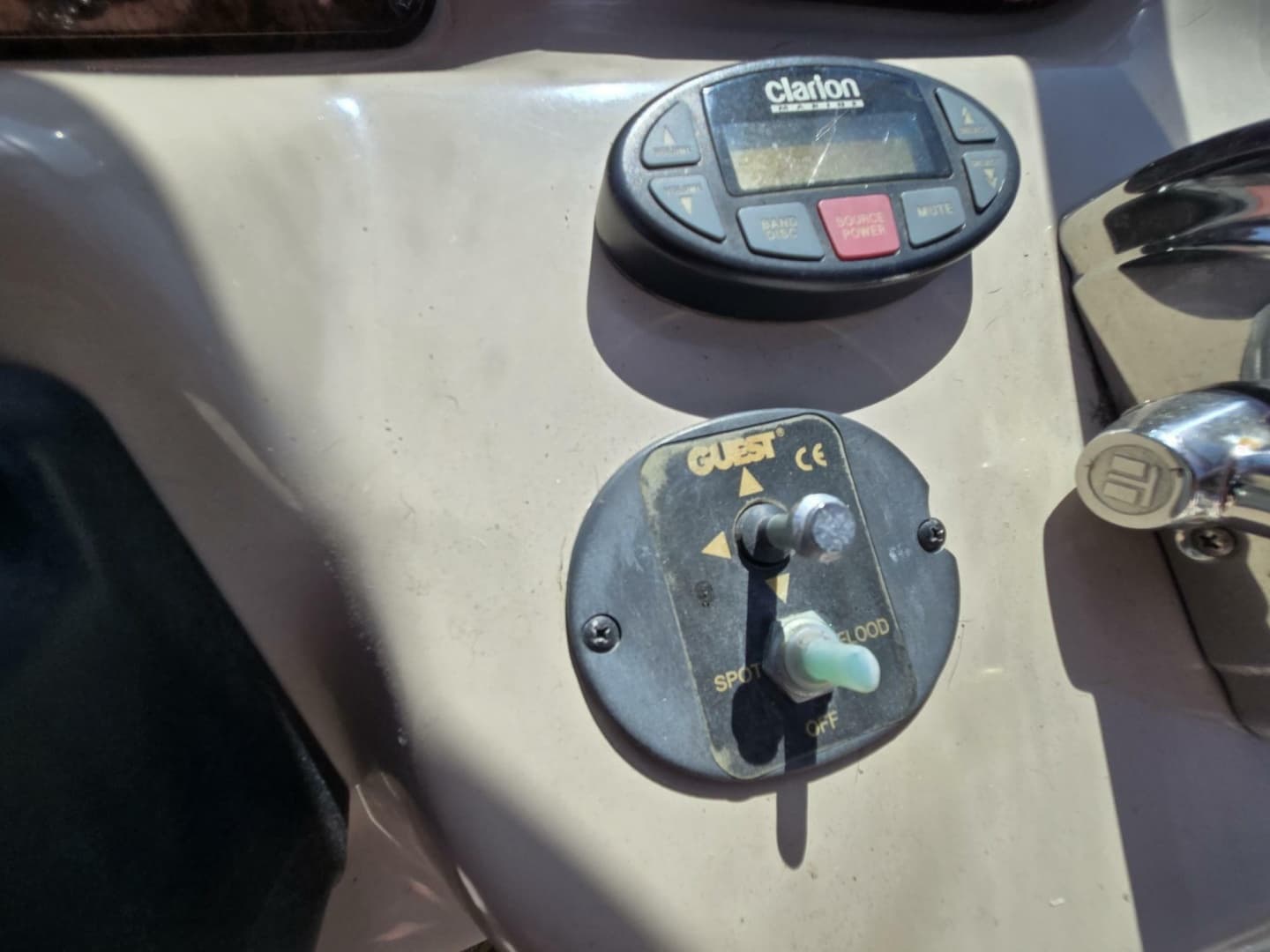 2005 Sea Ray 320 Sundancer