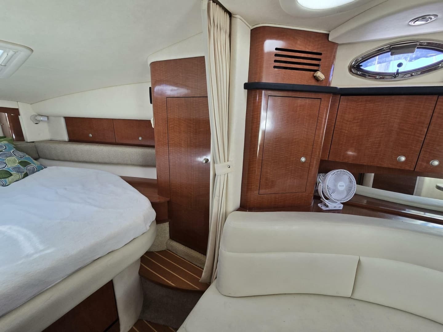 2005 Sea Ray 320 Sundancer
