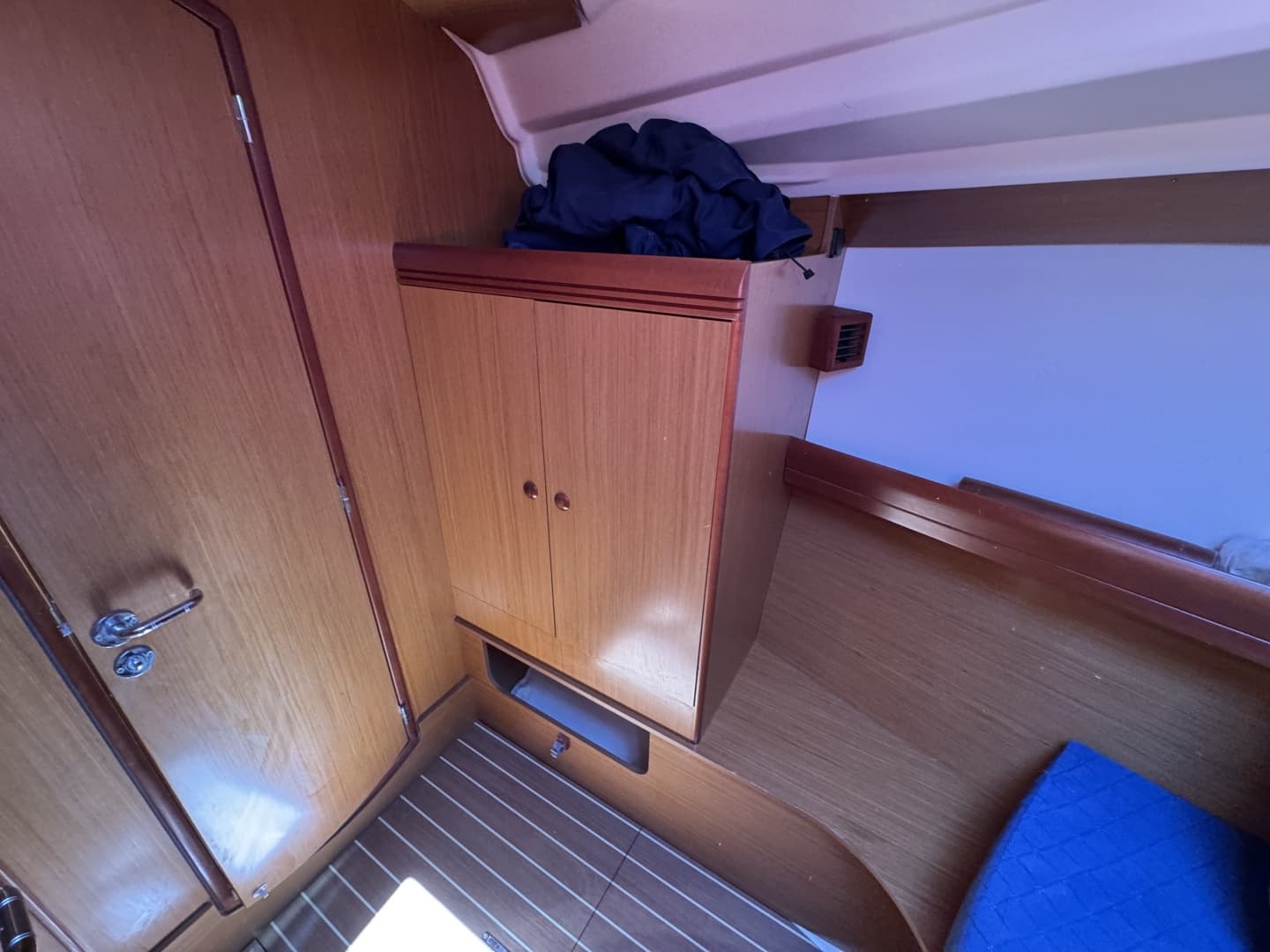 2006 Jeanneau 42DS
